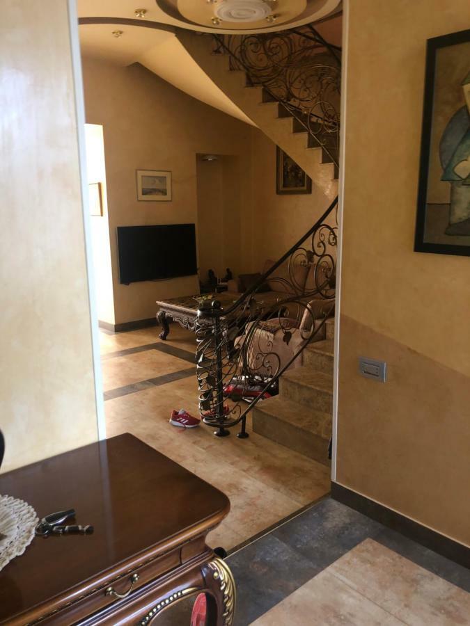 Luxury Tumanyan Apartment Ereván Exterior foto